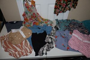 lot 383 image: Ladies clothes size Medium