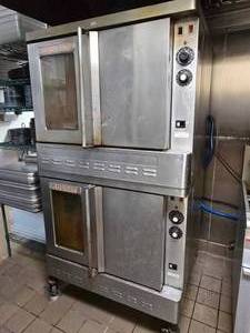 lot 4 image: Blodgett SHO-100-G Double Full Size Gas Convection Oven SEE DESCRIPTION FOR IMPORTANT REMOVAL INFORMATION