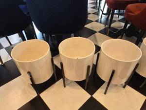 lot 65 image: Lot of 3 Ceramic Planters w Metal Stand