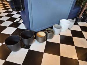 lot 68 image: Lot of 7 Ceramic Planters