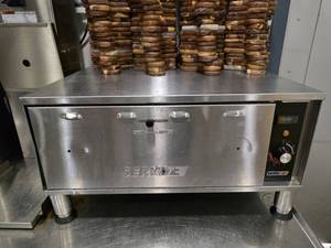 lot 46 image: Serv-It Food Warmer (Model ENDW-1-1)