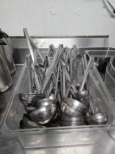 lot 136 image: Cambro Tub w Approx 40 Stainless Steel Ladles