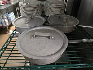 lot 159 image: Lot of 3 Aluminum 3qt Sauce Pans w Lids