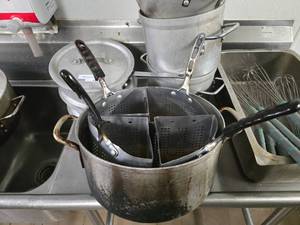 lot 163 image: Large Aluminum 5-Piece Pasta Cooker