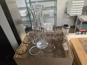 lot 175 image: Lot of 12 1-Liter Glass Carafes