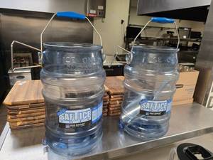 lot 177 image: Lot of 2 San Jamar SAF-T-ICE 6-Gallon Ice Totes 1 Ice Scoop