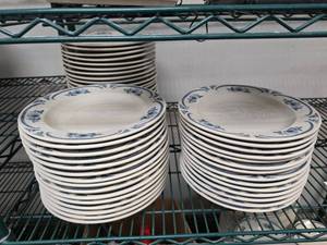 lot 198 image: Lot of 52 Homer Laughlin American Rose Dinner Plates