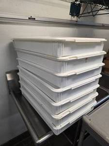 lot 202 image: Lot of 8 Chefs Supreme DB-E Dough Boxes w Lid