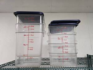 lot 203 image: Lot of 5 Cambro CamSquares Food Storage Containers w Lid.  Includes 2 22qt & 3 12qt