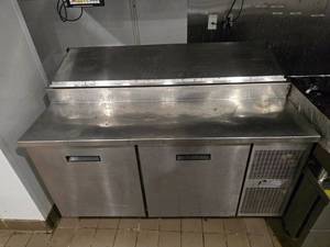 lot 210 image: Randell Refrigerated Prep Table Model 8260N.  Frozen Up Top.&nbsp UNIT ROLLS FOR EASY REMOVAL.