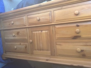 lot 37 image: Fontana dresser 7 drawer 1 cabinet  346819  by BROYHILL