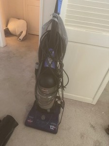 lot 181 image: Bissel Powerforce  Vacuum