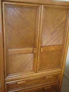 lot 17 image: Armoire chest in great condition
