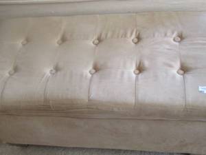 lot 23 image: end of bed trunk with inside storage, items inside not included in lot