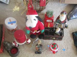 lot 96 image: Christmas lot of various items