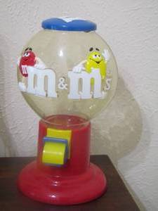 lot 116 image: M&M candy dispenser