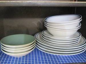 lot 129 image: Corelle Dishes