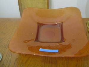 lot 136 image: large decorative serving platter  SQUARE  ORANGE - size unknown
