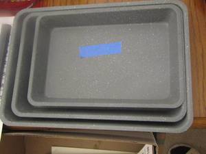 lot 138 image: Baking Pans appear to be new