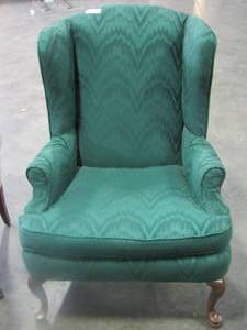 lot 66 image: green double arm chair very nice great condition