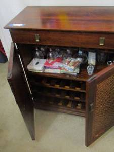 lot 5 image: 343315 mini bar in great condition, contents seen in pic are not included