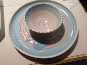 lot 210 image: POTTERY CHIP & DIP