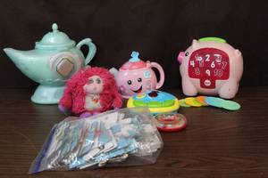 lot 1 image: mixed lot of kiddo treasures