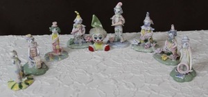 lot 35 image: Lot of clowns some have damage please look at the picture