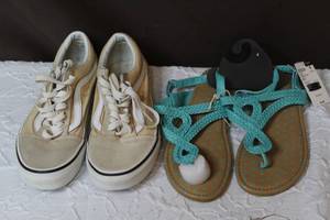 lot 56 image: womens vans and sandals size4