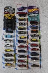 lot 69 image: 34- hot wheels lot