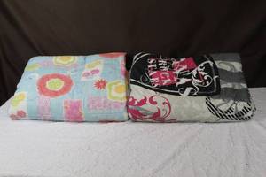 lot 72 image: Jonas rock stars blanket and  other blanket see pictures