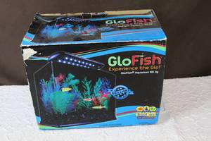 lot 84 image: Glofish experience the glo 3g looks like it was never used and looks to all be in there
