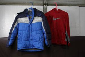 lot 130 image: Vertical 9 medium (810) coat and a Nike large hoodie