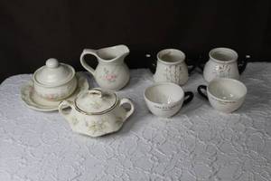 lot 104 image: Mixed lot of China one has a chip on it see all pictures