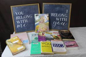 lot 110 image: Mixed lot of books and 2 wall decor