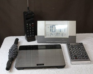 lot 113 image: Bluetooth phone speaker extra large remoteclock bathroom scale