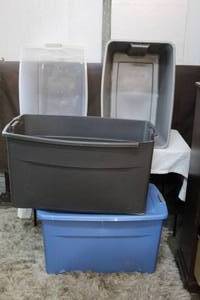 lot 232 image: 4 totes one with lid the other 3 dont have lids