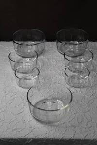 lot 237 image: Pyrex bowls