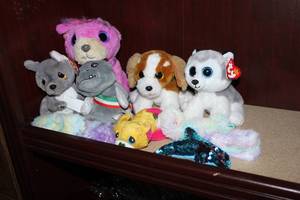 lot 241 image: Mixed lot of plushies