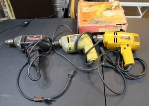 lot 289 image: 3-drills Black & Decker and Craftsman see pictures