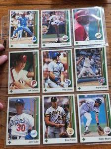 lot 28 image: Selection of 1989 Upper Deck baseball cards