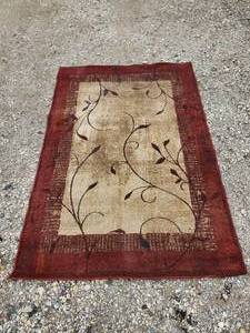 lot 42 image: Area Rug - 62x89
