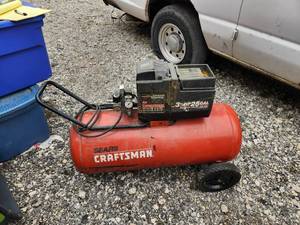 lot 59 image: Craftsman 3 12HP 25gal. air compressor