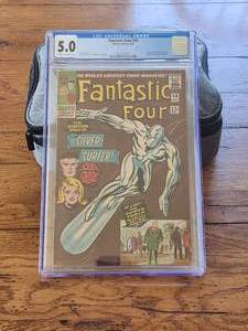 lot 2 image: Marvel Comic - Fantastic Four - #50 - 566 - Silver Surfer battles Galactus - Graded 5.0 - nice