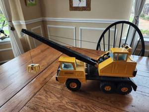 lot 5 image: Vintage Nylin-Michigan crane