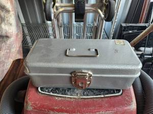 lot 55 image: Metal lock box with key