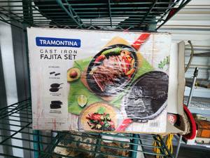 lot 94 image: Tramontina cast iron fajita set - appears to be complete