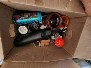 lot 133 image: Box of coffee cups, travel mugs, candle warmer