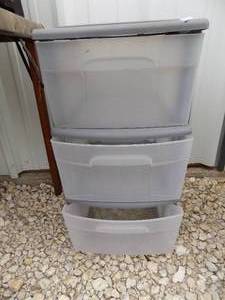 lot 414 image: 3 DRAWER STORAGE CONTAINER