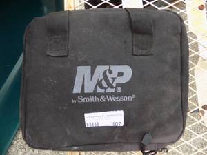 lot 407 image: M & P PADDED FIREARM BAG